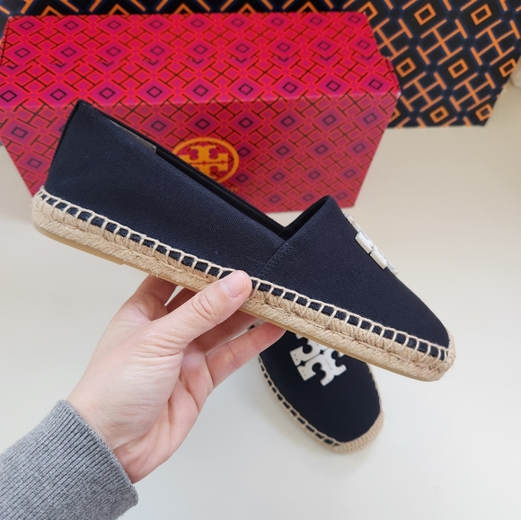 NWT!!! TORYBURCH EVERLY ESPADRILLE (BLACK/WHITE) - Picture 3 of 8